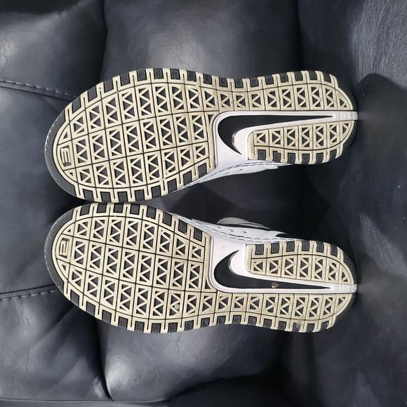 Nike Lebron VI Low "White Black" - Picture 10 of 15